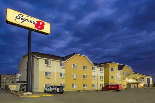 Super 8 by Wyndham Altoona image 1